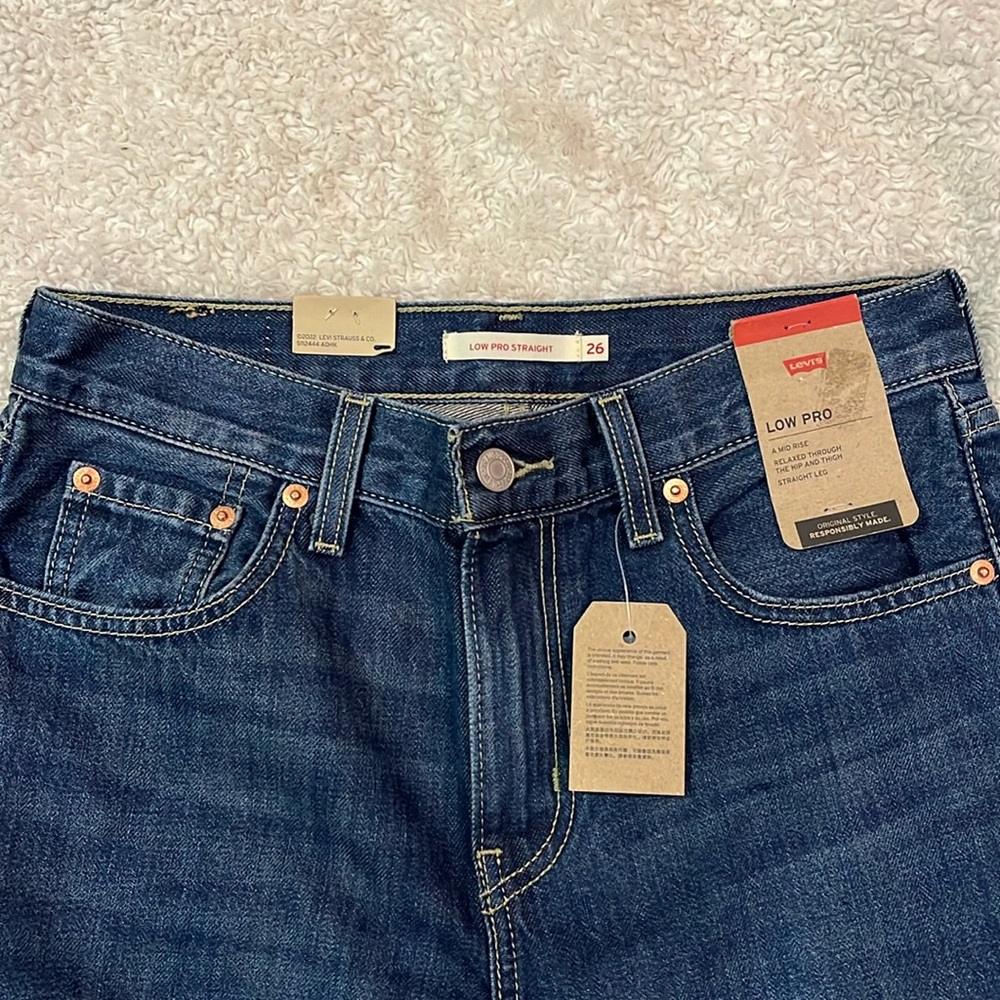 NWT!!! Levis Low Pro Jeans, SIZE 26
